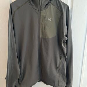Arcteryx Men’s Delta Hoody
